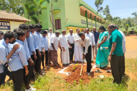gallery - planting-sapling-on-the-day-of-career-excellence-program - 3
